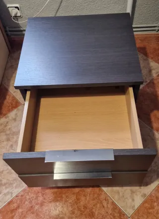 Mesita de noche moderna