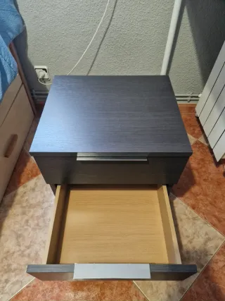 Mesita de noche moderna