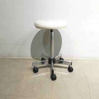 Tamboret blanc amb rodes | Taburete blanc