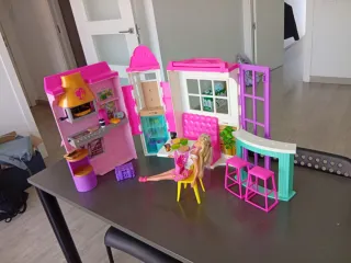 Casa Barbie con accesorios + Barbie