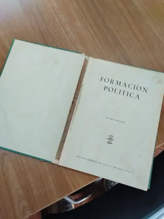 Libro Formación política FET Y DE LAS JONS