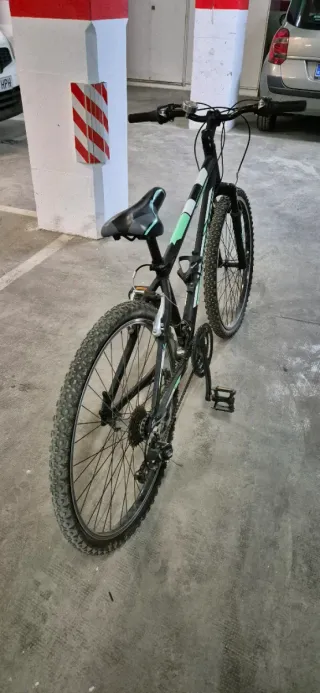 Bicicleta NewStar Negra y Verde