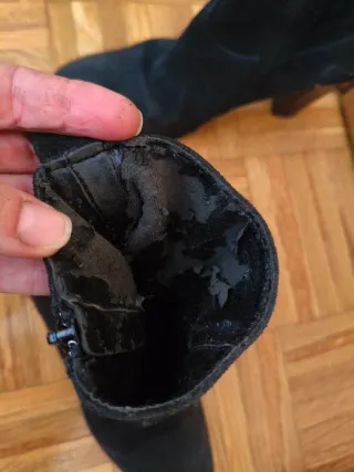 Botines de tacón de ante negros