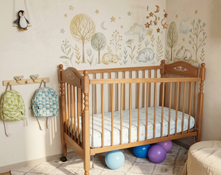 Bonita cuna de madera para bebé