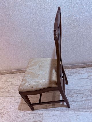 Silla estilo Chippendale tapizada