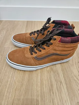 Botas Vans Marrones y Rojas