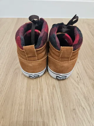 Botas Vans Marrones y Rojas