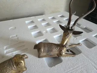 Figuras de latón de ciervos (2)