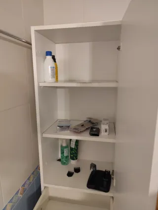 Armario de baño blanco alto