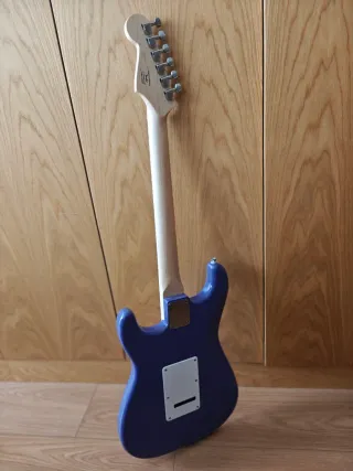 Guitarra Eléctrica Squier Sonic Ultravioleta