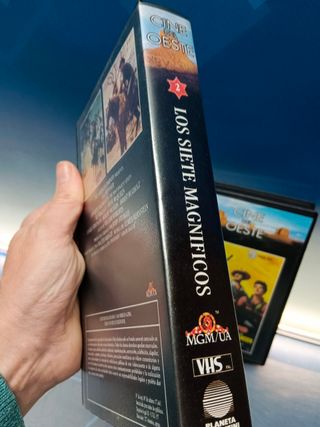 Dos cintas VHS del oeste, los siete magníficos + Rio Bravo