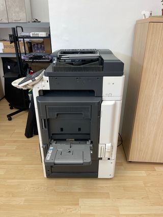 Impresora Konica Minolta bizhub C220