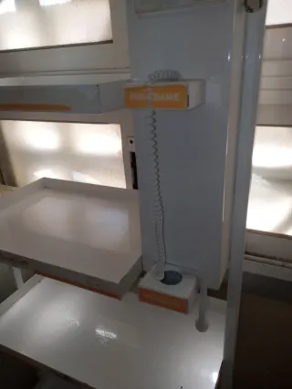 Expositor Metálico La Roche-Posay 5 Estantes