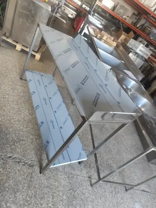 MESA ACERO CON PETO Y BALDA 658746091