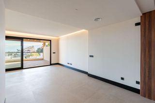 Piso en venta en Los Naranjos - Las Brisas en Marbella