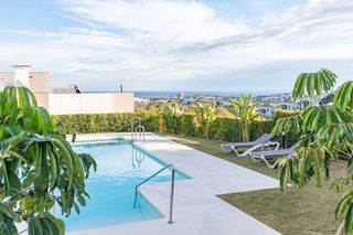 Piso en venta en Los Naranjos - Las Brisas en Marbella
