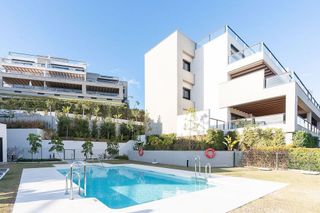 Piso en venta en Los Naranjos - Las Brisas en Marbella
