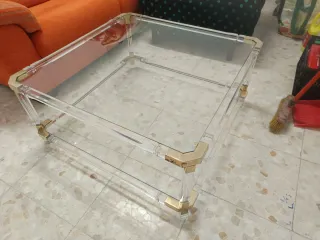 Mesa centro cristal y dorado