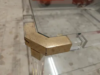 Mesa centro cristal y dorado