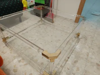 Mesa centro cristal y dorado