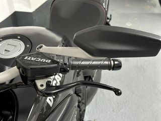 DUCATI DIAVEL CARBÓN
