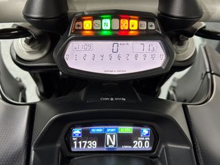 DUCATI DIAVEL CARBÓN