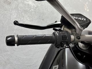 DUCATI DIAVEL CARBÓN