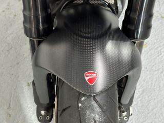 DUCATI DIAVEL CARBÓN