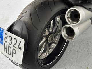 DUCATI DIAVEL CARBÓN