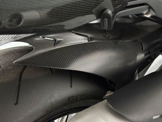 DUCATI DIAVEL CARBÓN