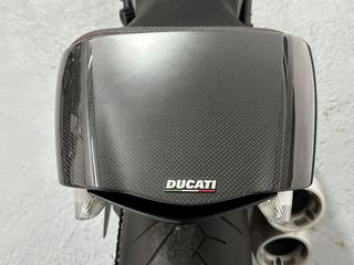 DUCATI DIAVEL CARBÓN