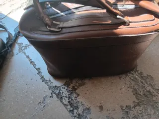 Maletín negro de piel sintética