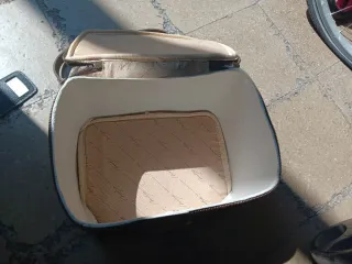 Maletín negro de piel sintética