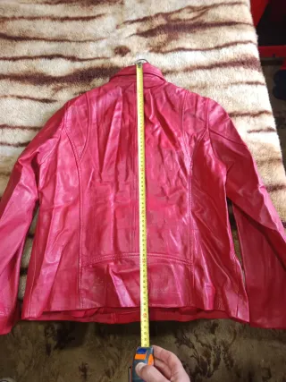 Cazadora motera roja