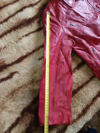 Cazadora motera roja