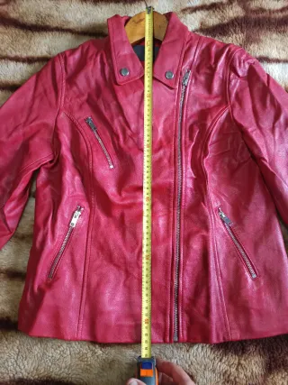 Cazadora motera roja