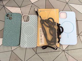 iPhone 13 Azul + protector pantalla + fundas