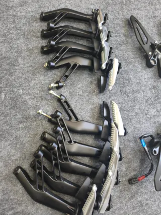 Estriberas Yamaha R7