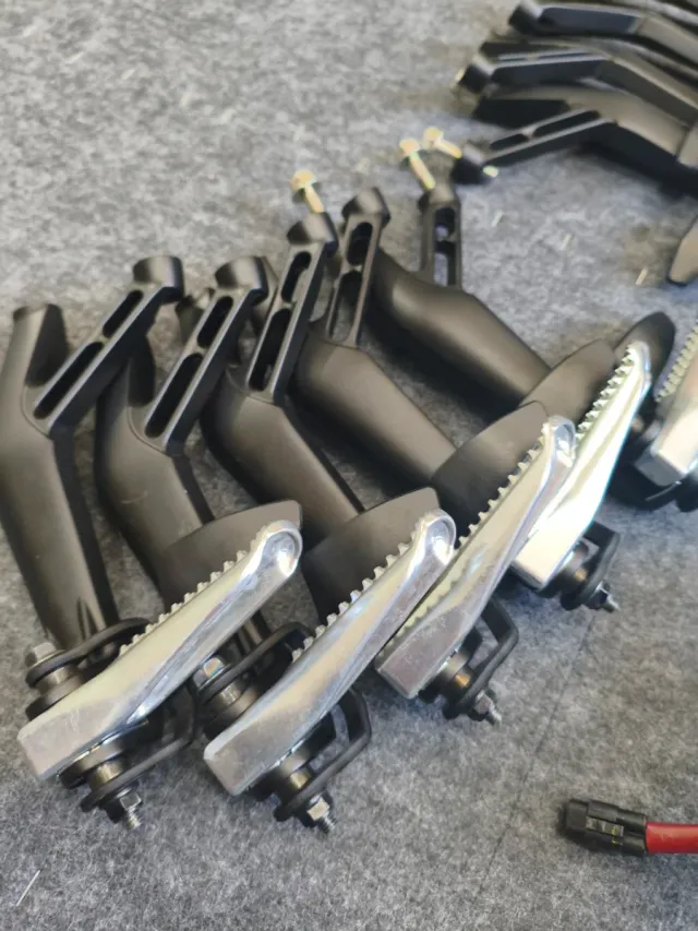 Estriberas Yamaha R7