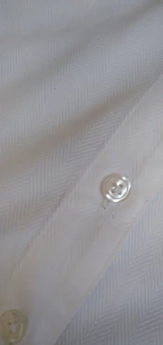 Camisa blanca algodón 100 x100 y falda vaquera.