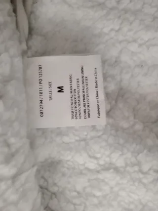 Sudadera azul con cremallera y capucha de creeks.