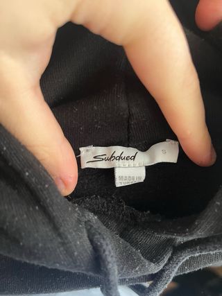 Sudadera Negra con Dragón Addiction