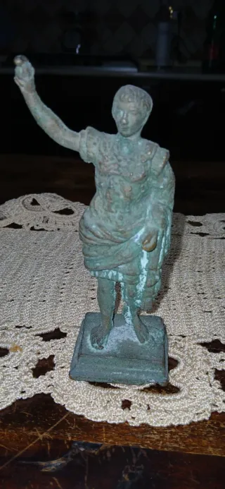 Set statuetta