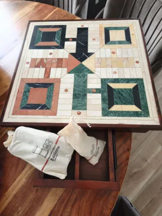 Mesa auxiliar Parchís Zara Home Mármol