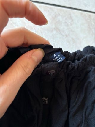Top nero spalle scoperte