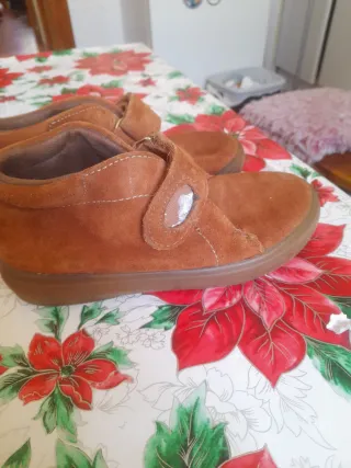 Zapatillas Vulladi piel vuelta T.33