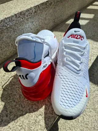 Tênis Nike Air Max 270 Branco e Vermelho