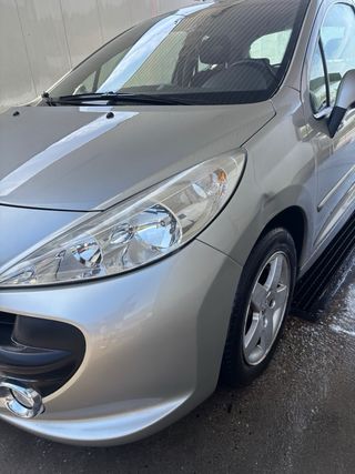Peugeot 207 2006