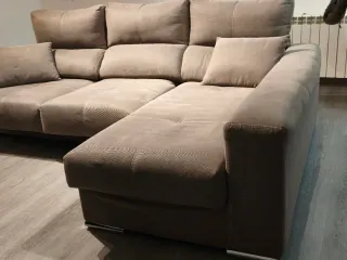 Sofá Chaise Longue Beige/Marrón.