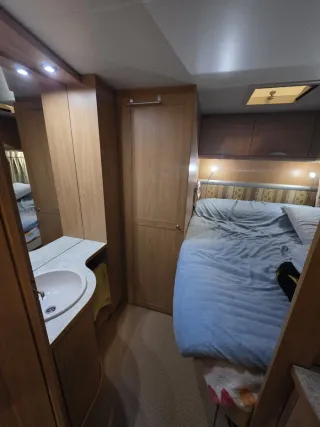 Bonita caravana BURSTNER muy amplia